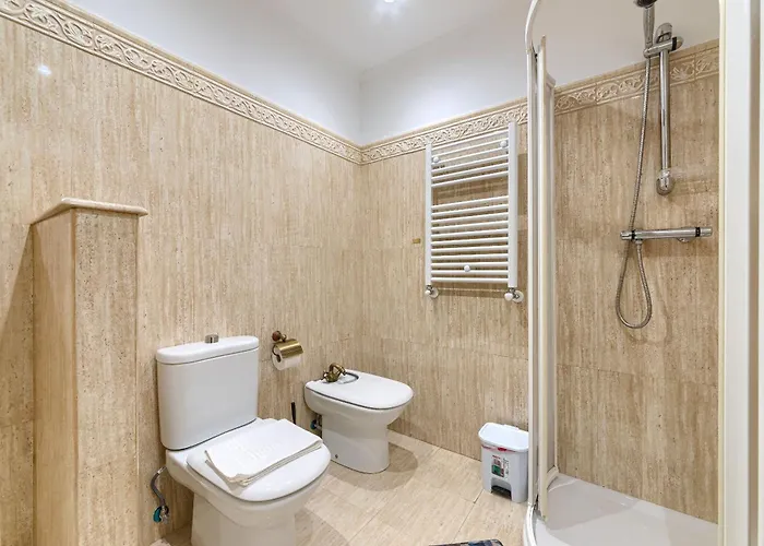 Vivienda Turistica Centrica Y Con Estilo En El Encantador Barrio La Cruz Apartman *