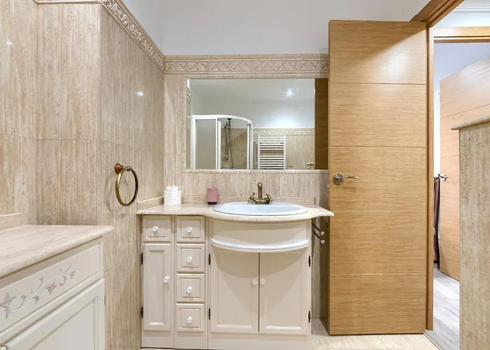 Vivienda Turistica Centrica Y Con Estilo En El Encantador Barrio La Cruz Apartman Bilbao