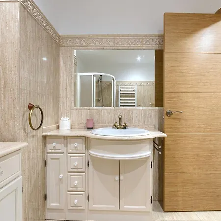 Vivienda Turistica Centrica Y Con Estilo En El Encantador Barrio La Cruz Daire Bilbao