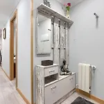 Vivienda Turistica Centrica Y Con Estilo En El Encantador Barrio La Cruz * Bilbao